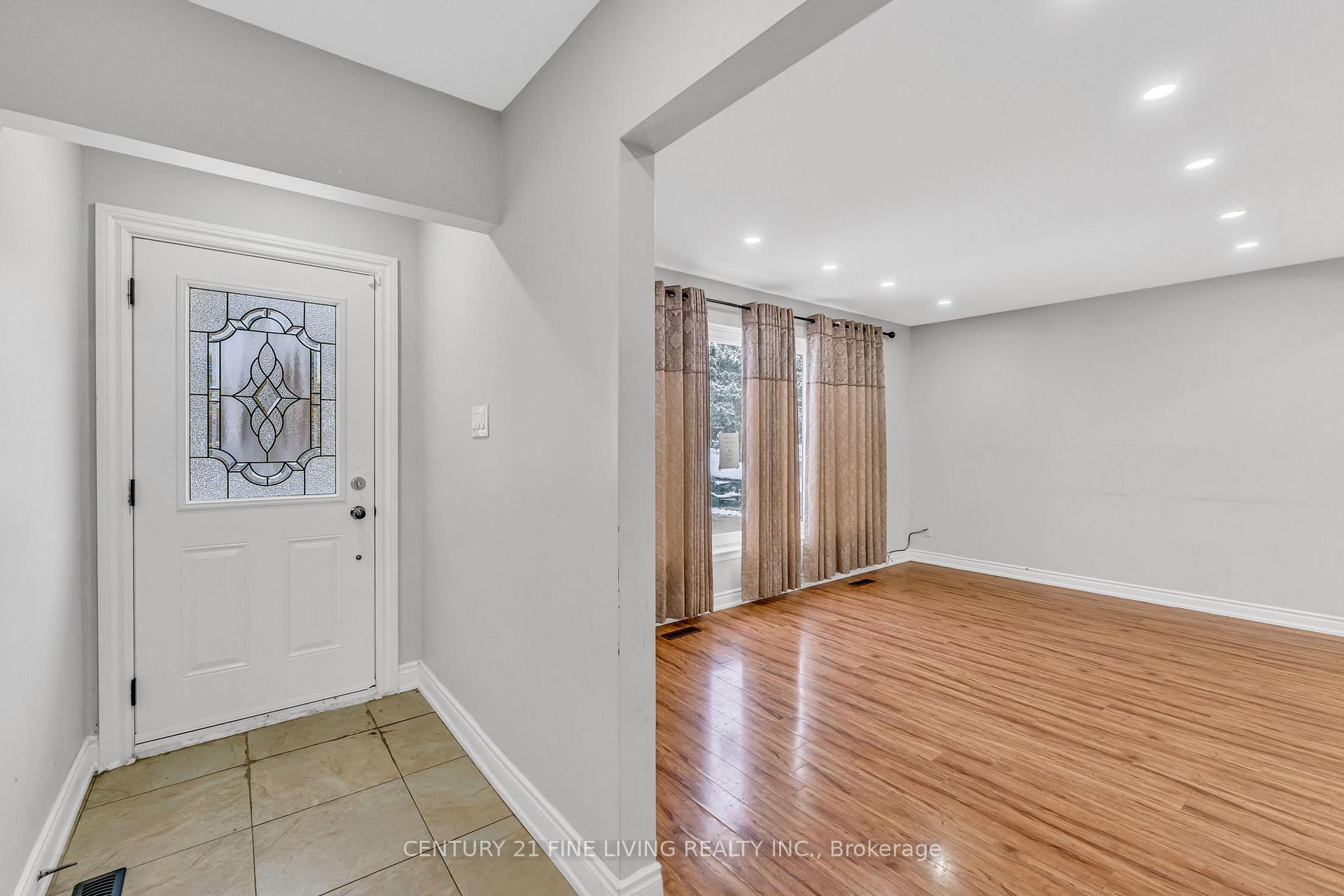 Photo 6 of 191 Folkstone Crescent, Brampton, Southgate — HOMEH