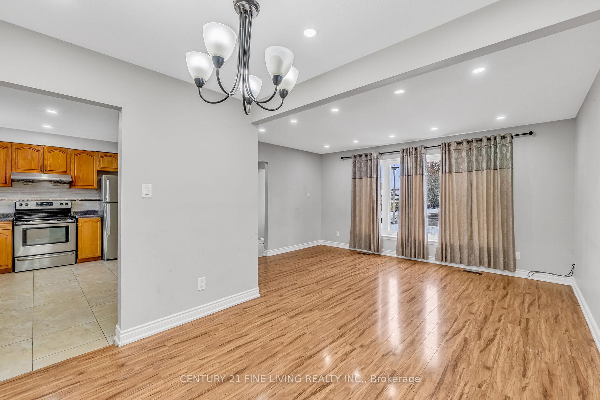 Photo 9 of 191 Folkstone Crescent, Brampton, Southgate — HOMEH