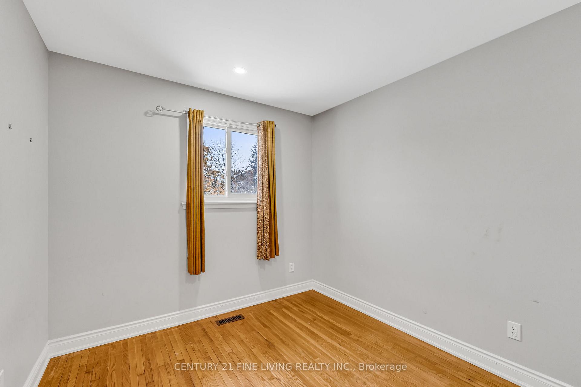 Photo 15 of 191 Folkstone Crescent, Brampton, Southgate — HOMEH