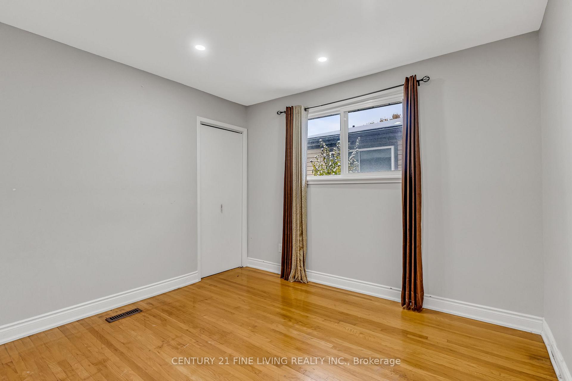 Photo 21 of 191 Folkstone Crescent, Brampton, Southgate — HOMEH