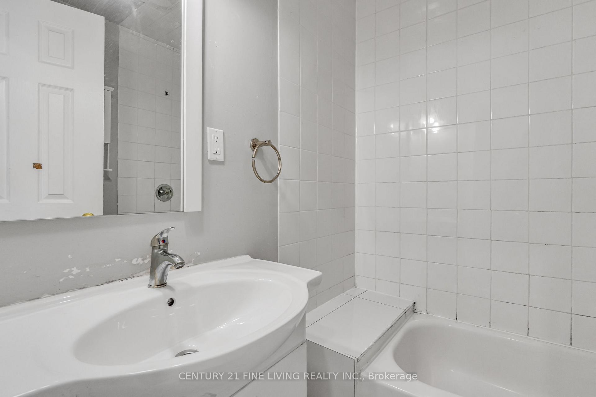 Photo 25 of 191 Folkstone Crescent, Brampton, Southgate — HOMEH