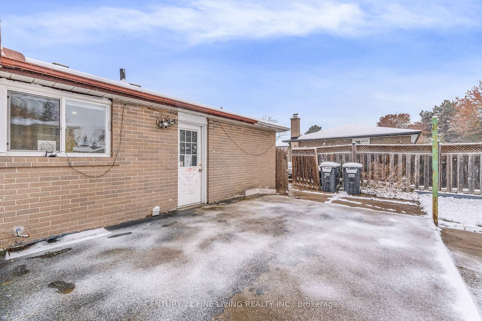 Photo 32 of 191 Folkstone Crescent, Brampton, Southgate — HOMEH
