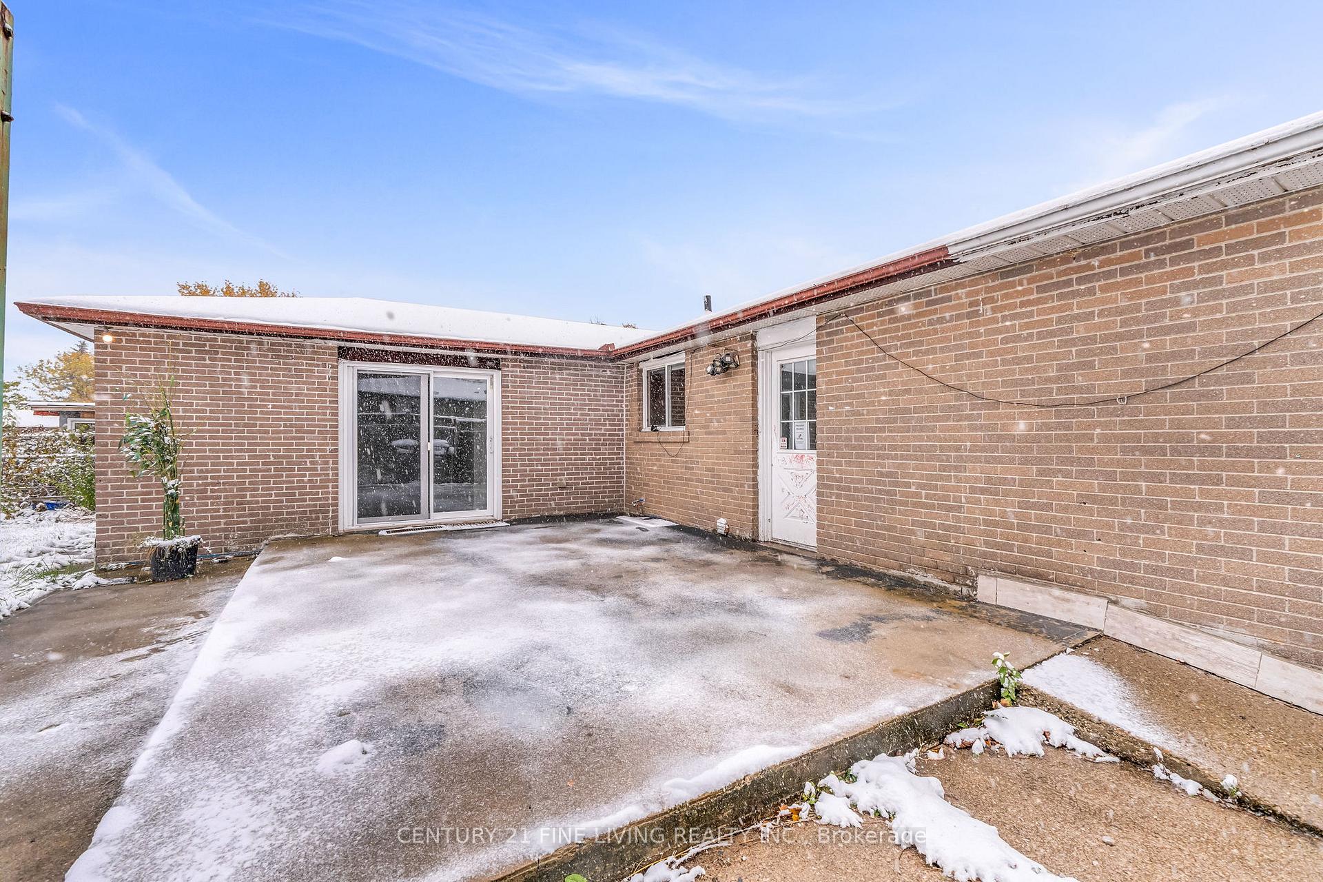Photo 34 of 191 Folkstone Crescent, Brampton, Southgate — HOMEH