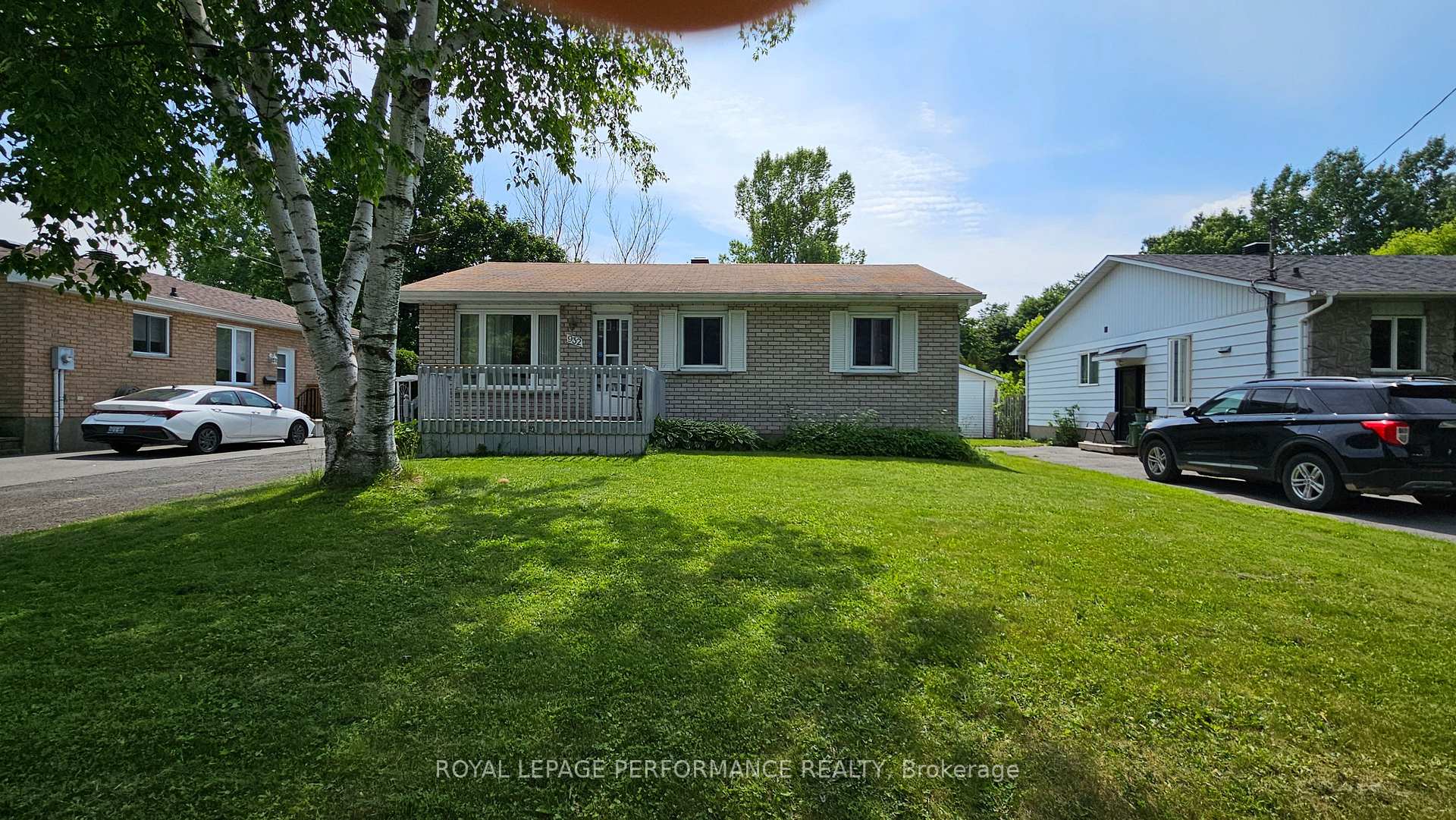 Photo 2 of 932 Laflin Avenue E, Cornwall — HOMEH