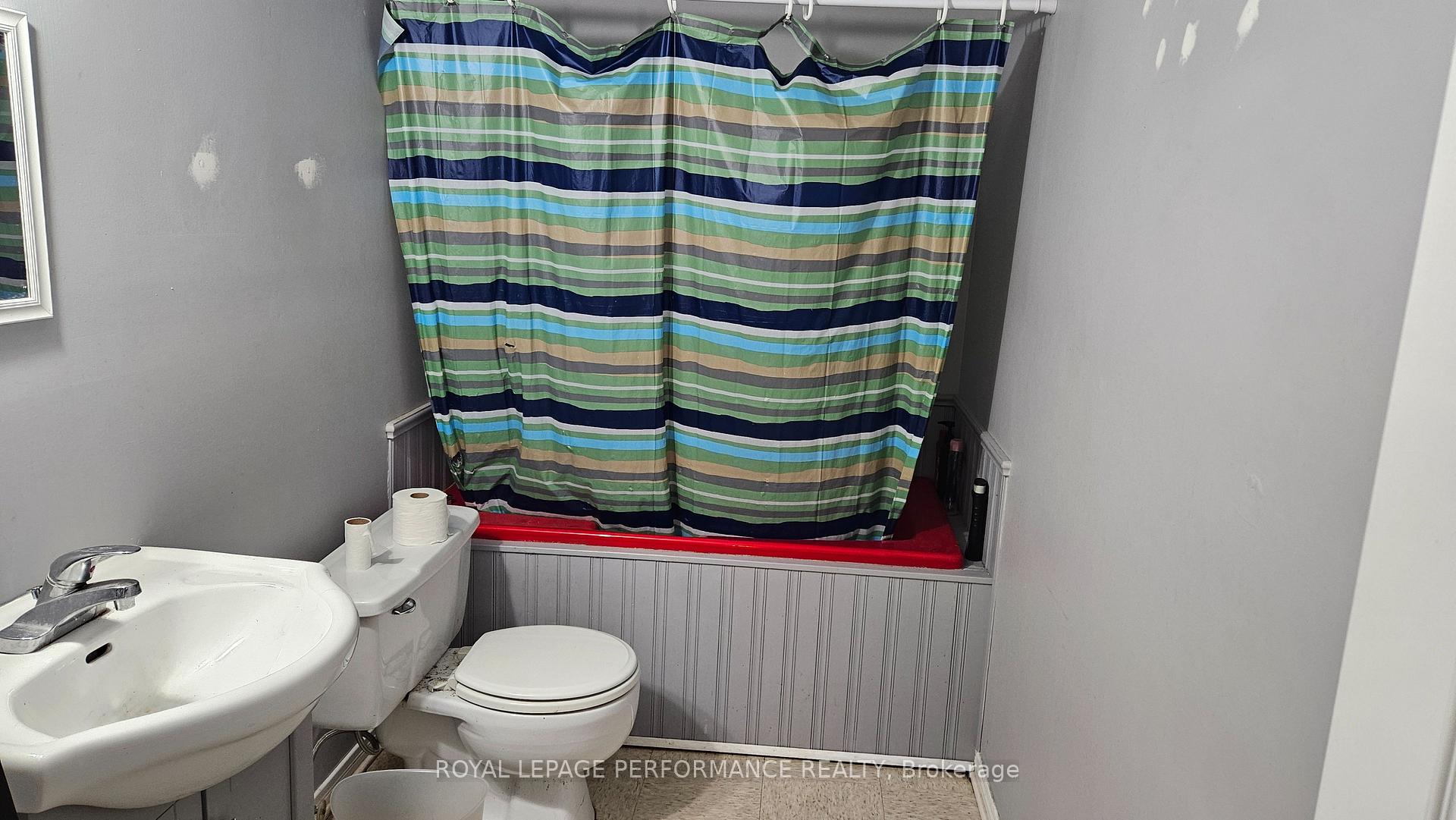 Photo 17 of 932 Laflin Avenue E, Cornwall — HOMEH
