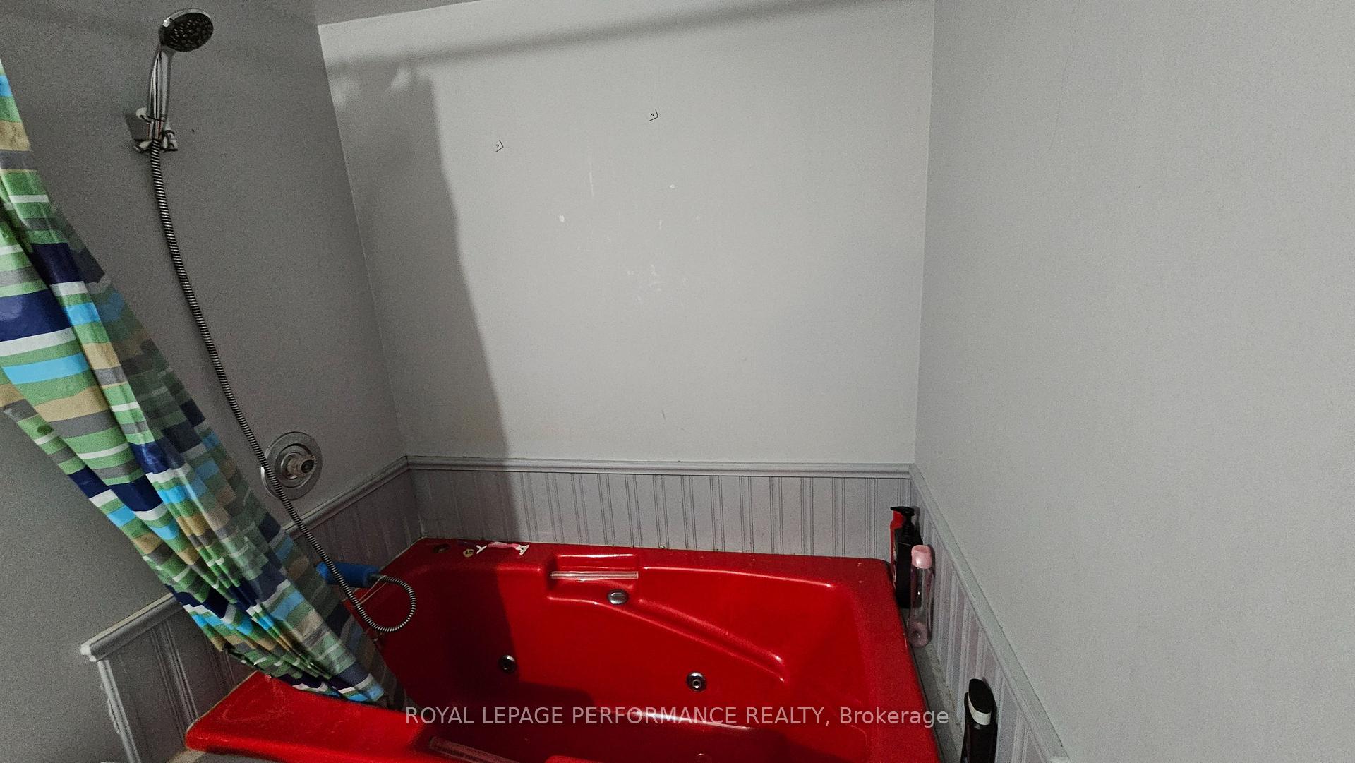 Photo 18 of 932 Laflin Avenue E, Cornwall — HOMEH