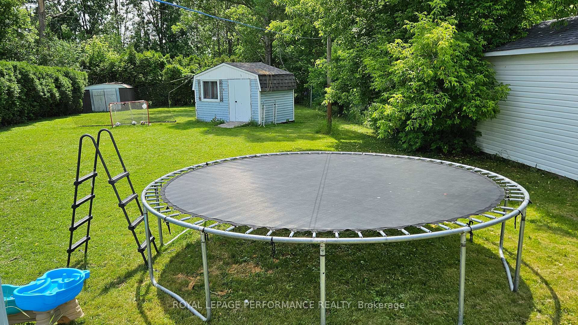 Photo 19 of 932 Laflin Avenue E, Cornwall — HOMEH