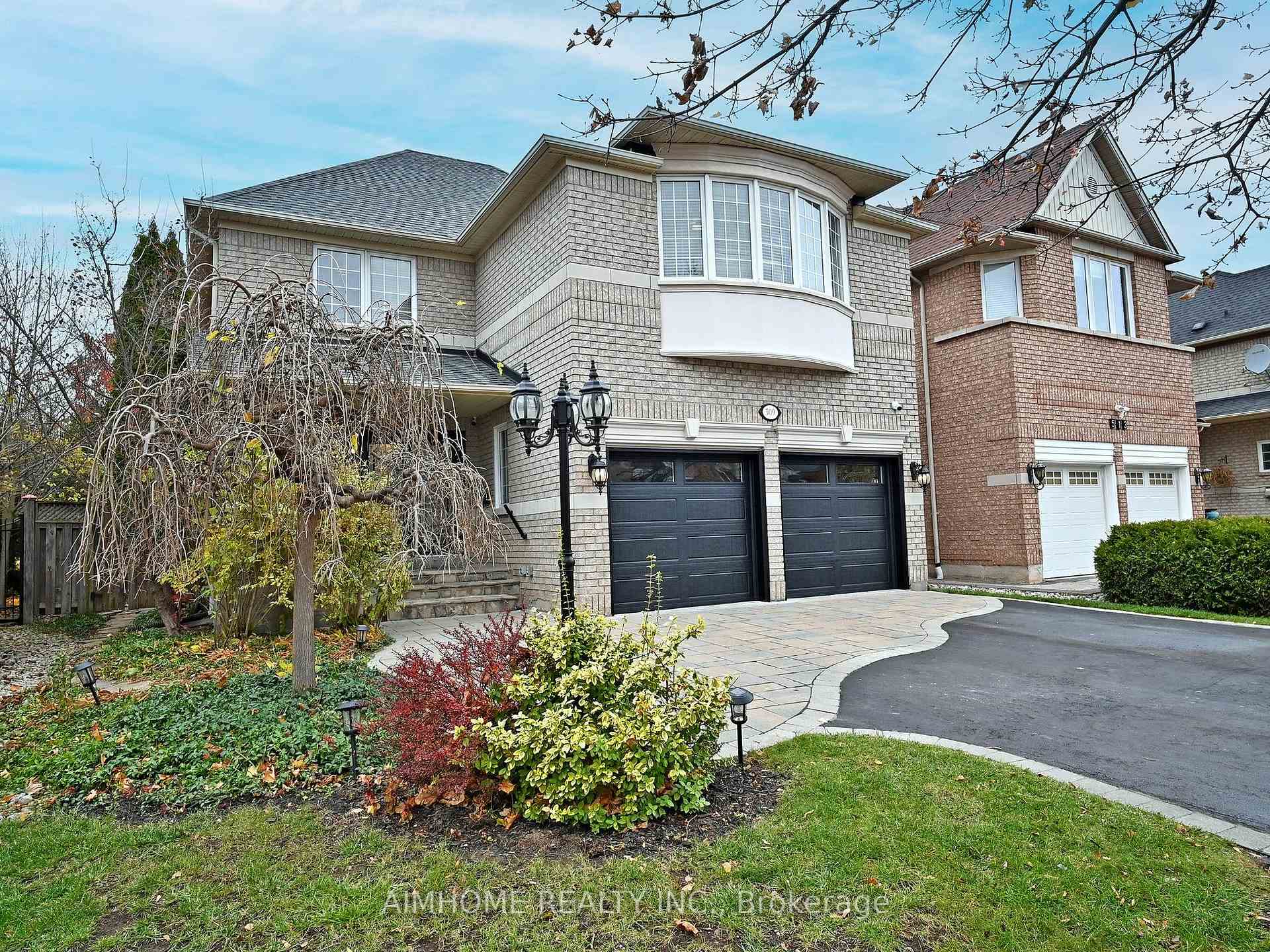 Photo 1 of 509 Ravineview Way, Oakville, Wedgewood Creek — HOMEH