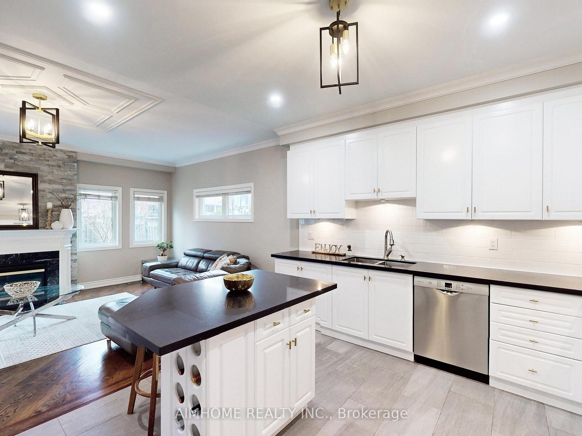 Photo 3 of 509 Ravineview Way, Oakville, Wedgewood Creek — HOMEH