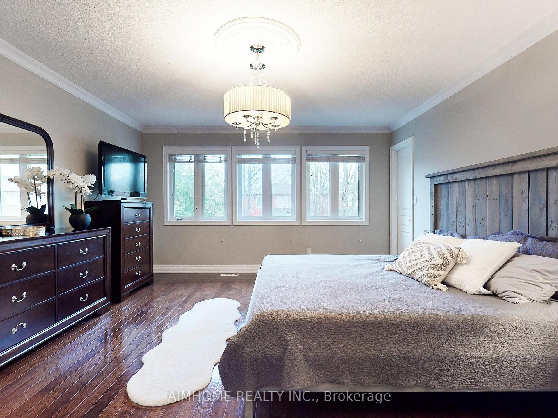 Photo 8 of 509 Ravineview Way, Oakville, Wedgewood Creek — HOMEH