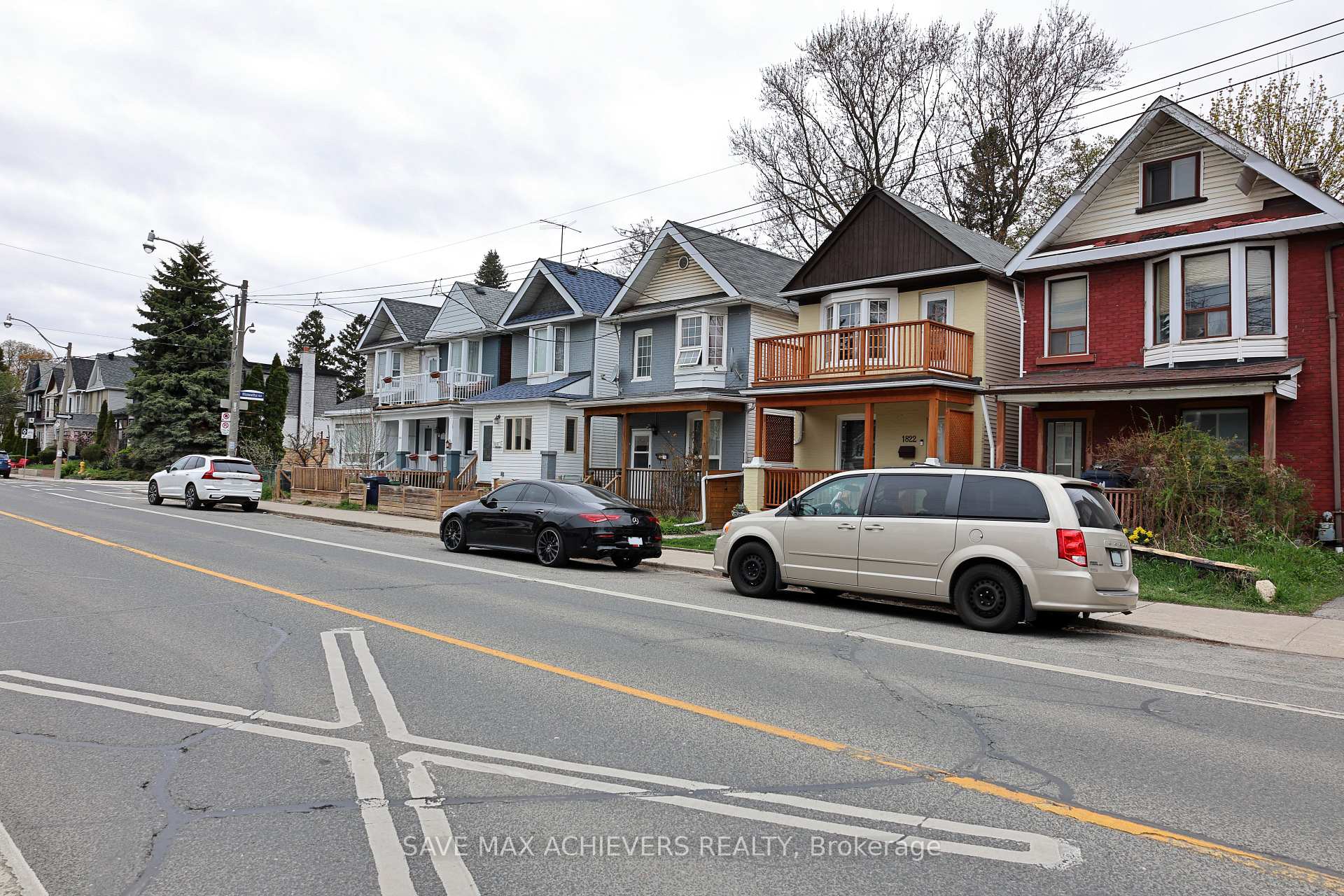 Photo 3 of 1820 Dundas Street E, Toronto, Greenwood-Coxwell — HOMEH