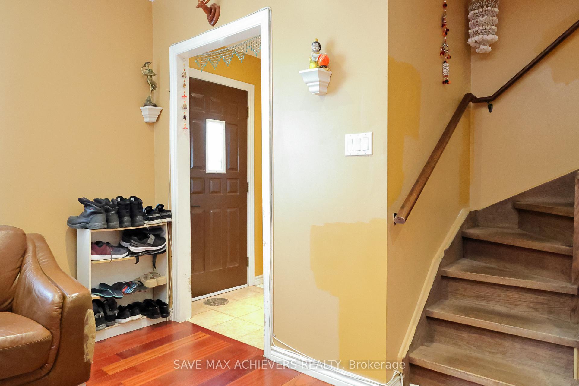 Photo 5 of 1820 Dundas Street E, Toronto, Greenwood-Coxwell — HOMEH