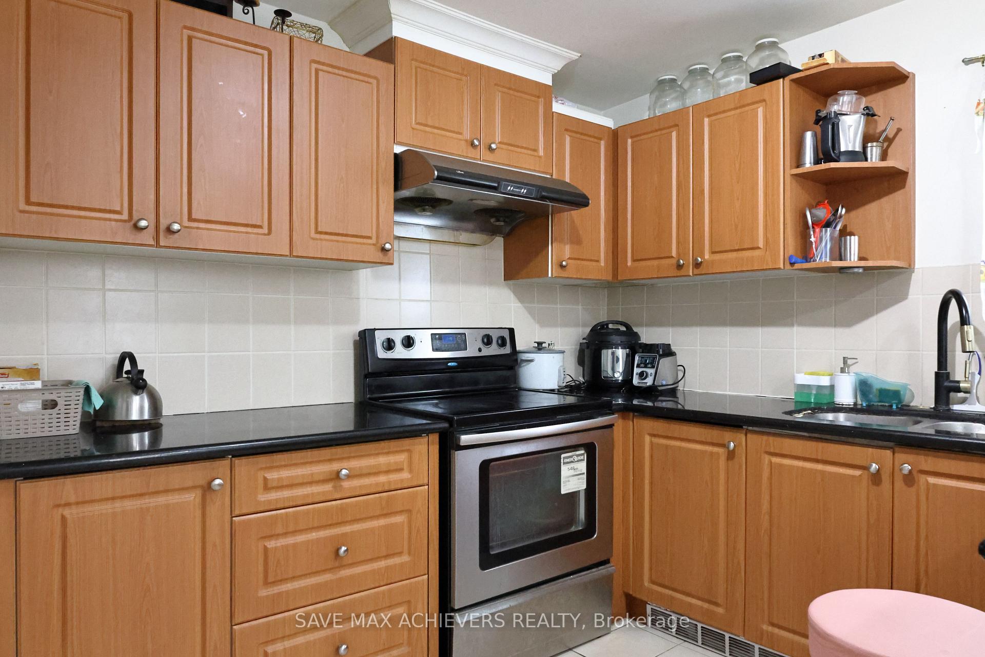 Photo 15 of 1820 Dundas Street E, Toronto, Greenwood-Coxwell — HOMEH