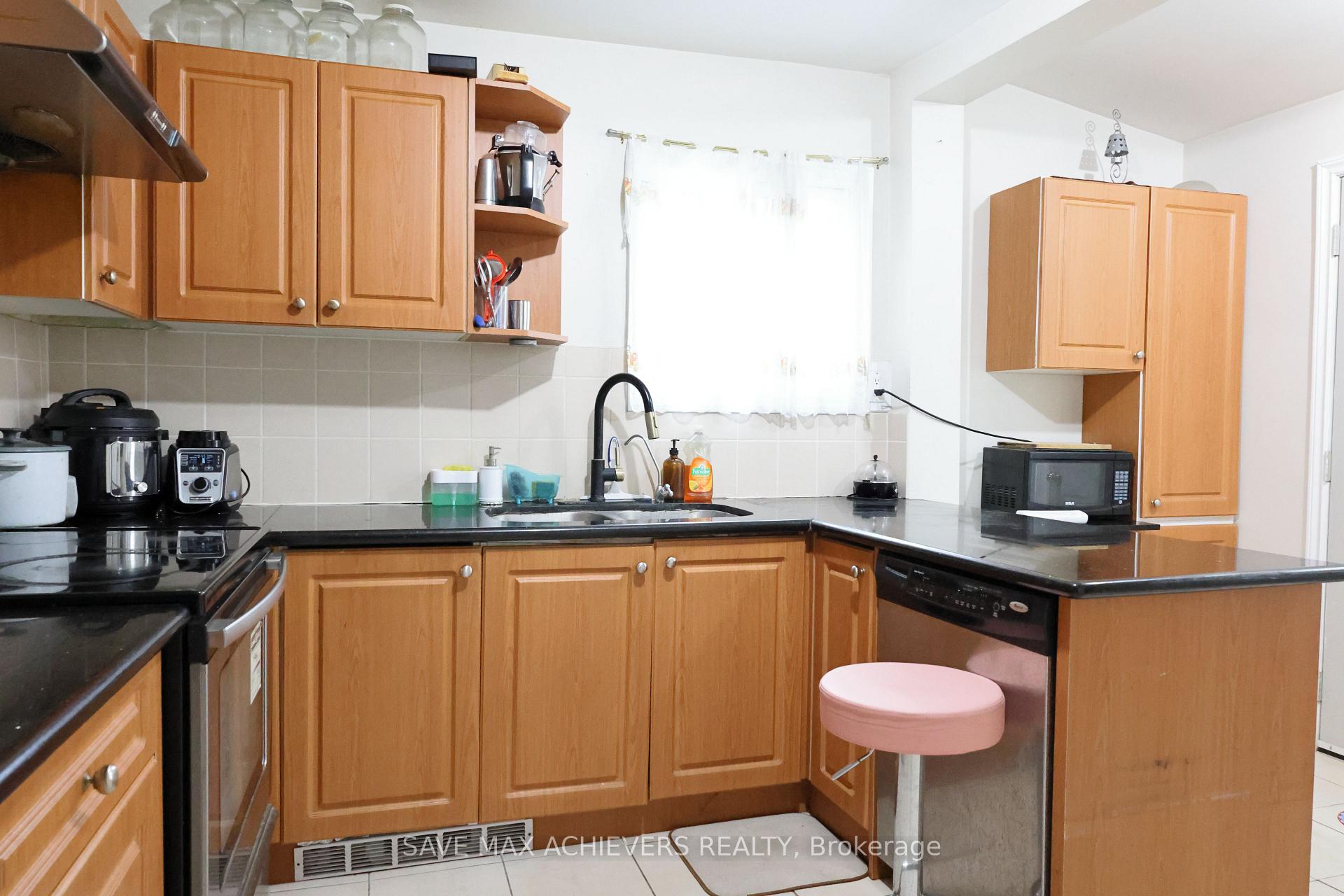Photo 16 of 1820 Dundas Street E, Toronto, Greenwood-Coxwell — HOMEH