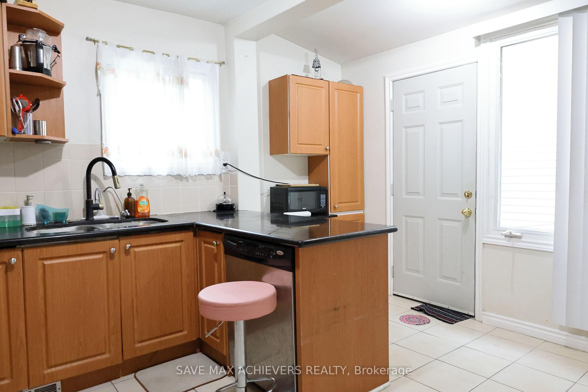 Photo 17 of 1820 Dundas Street E, Toronto, Greenwood-Coxwell — HOMEH