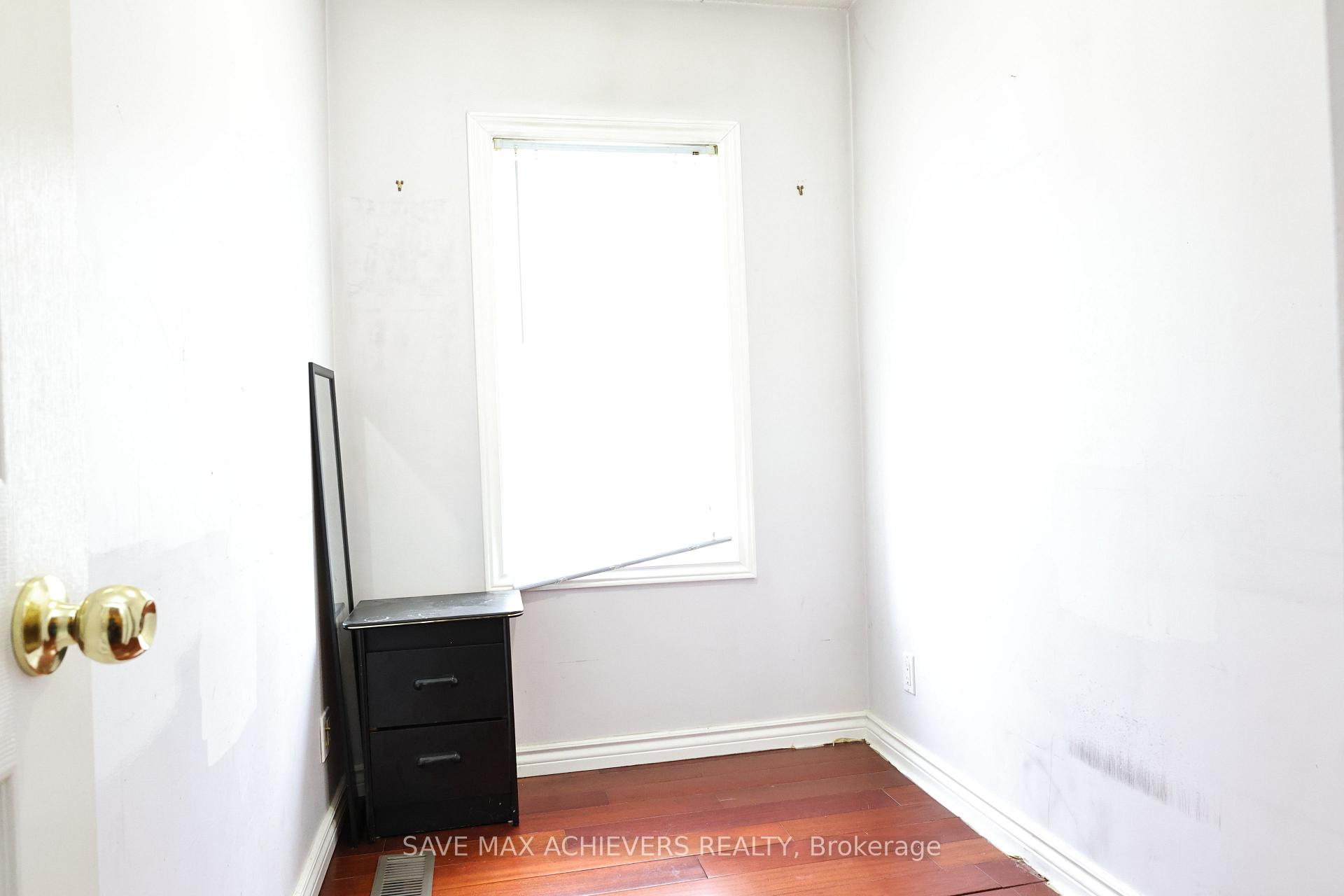 Photo 29 of 1820 Dundas Street E, Toronto, Greenwood-Coxwell — HOMEH