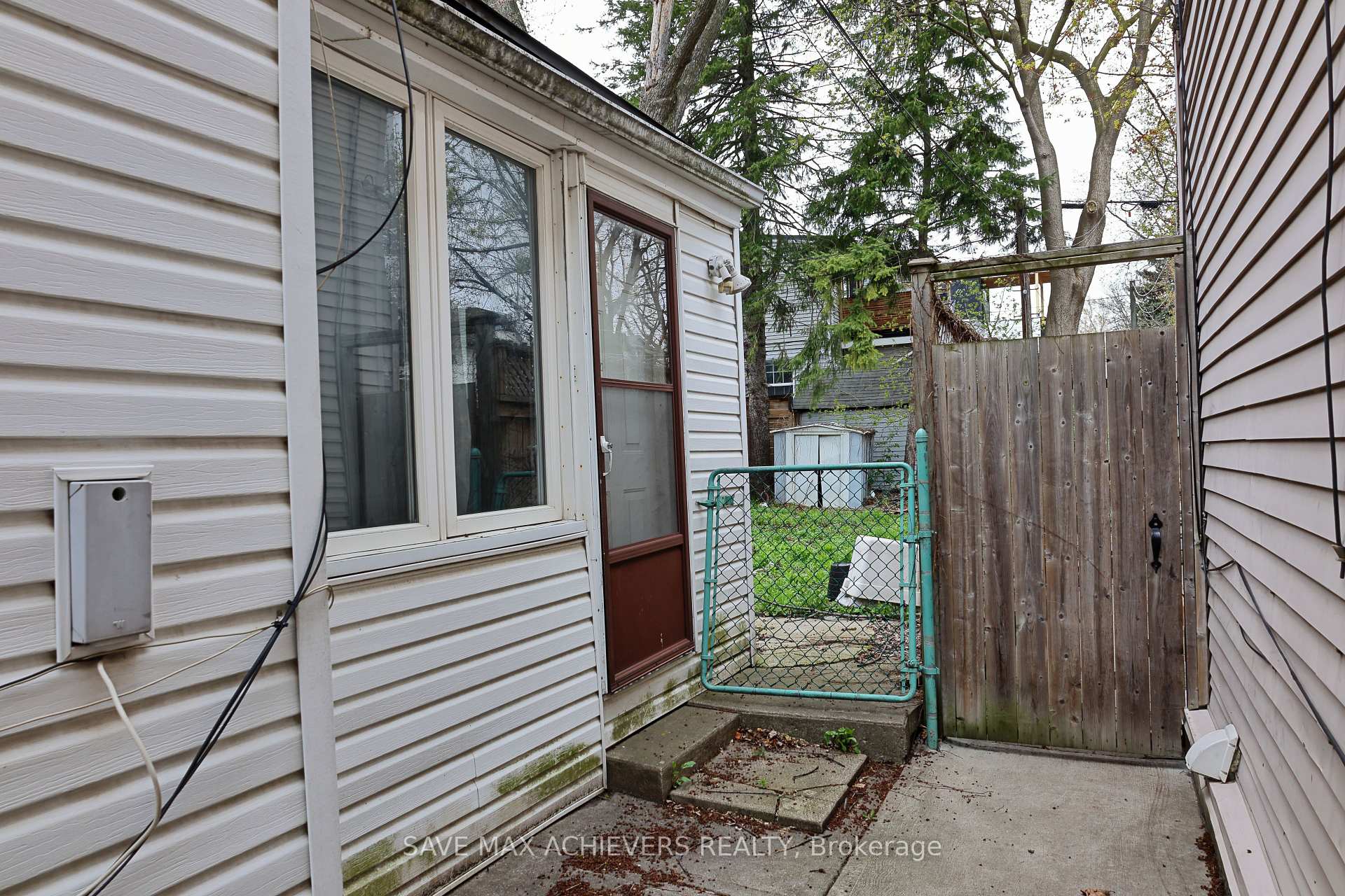 Photo 46 of 1820 Dundas Street E, Toronto, Greenwood-Coxwell — HOMEH