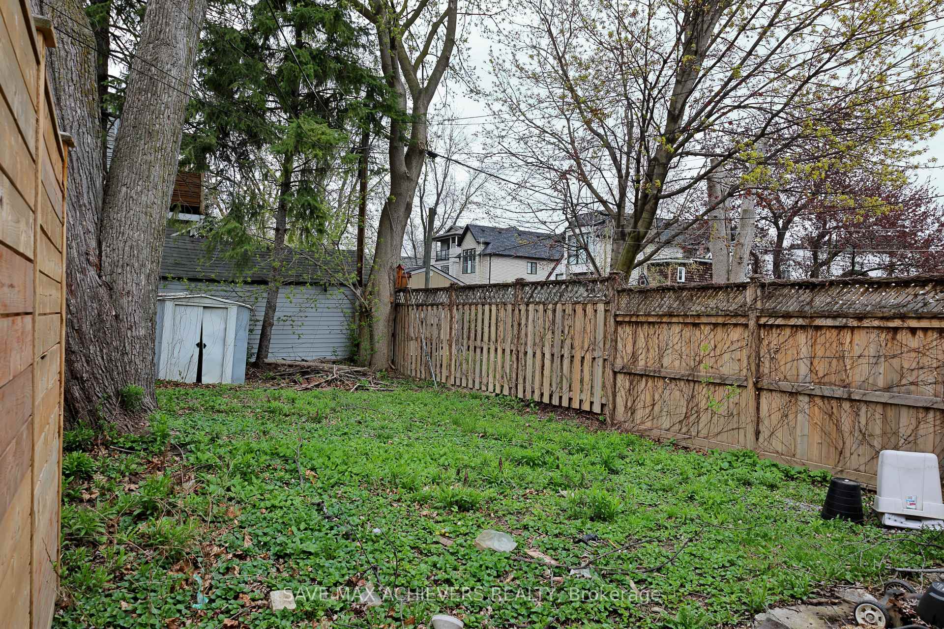 Photo 48 of 1820 Dundas Street E, Toronto, Greenwood-Coxwell — HOMEH