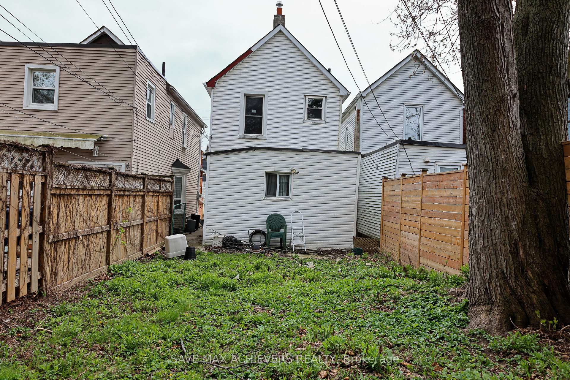 Photo 49 of 1820 Dundas Street E, Toronto, Greenwood-Coxwell — HOMEH