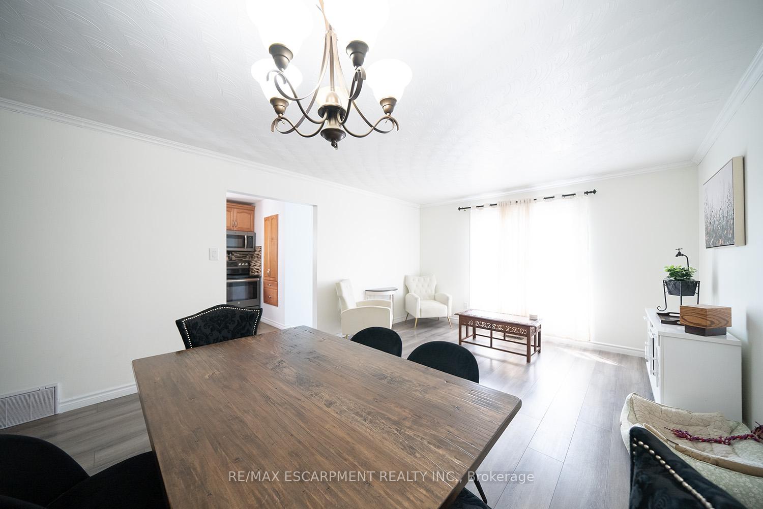 Photo 9 of 27 Mulholland Drive, Brant, Paris — HOMEH