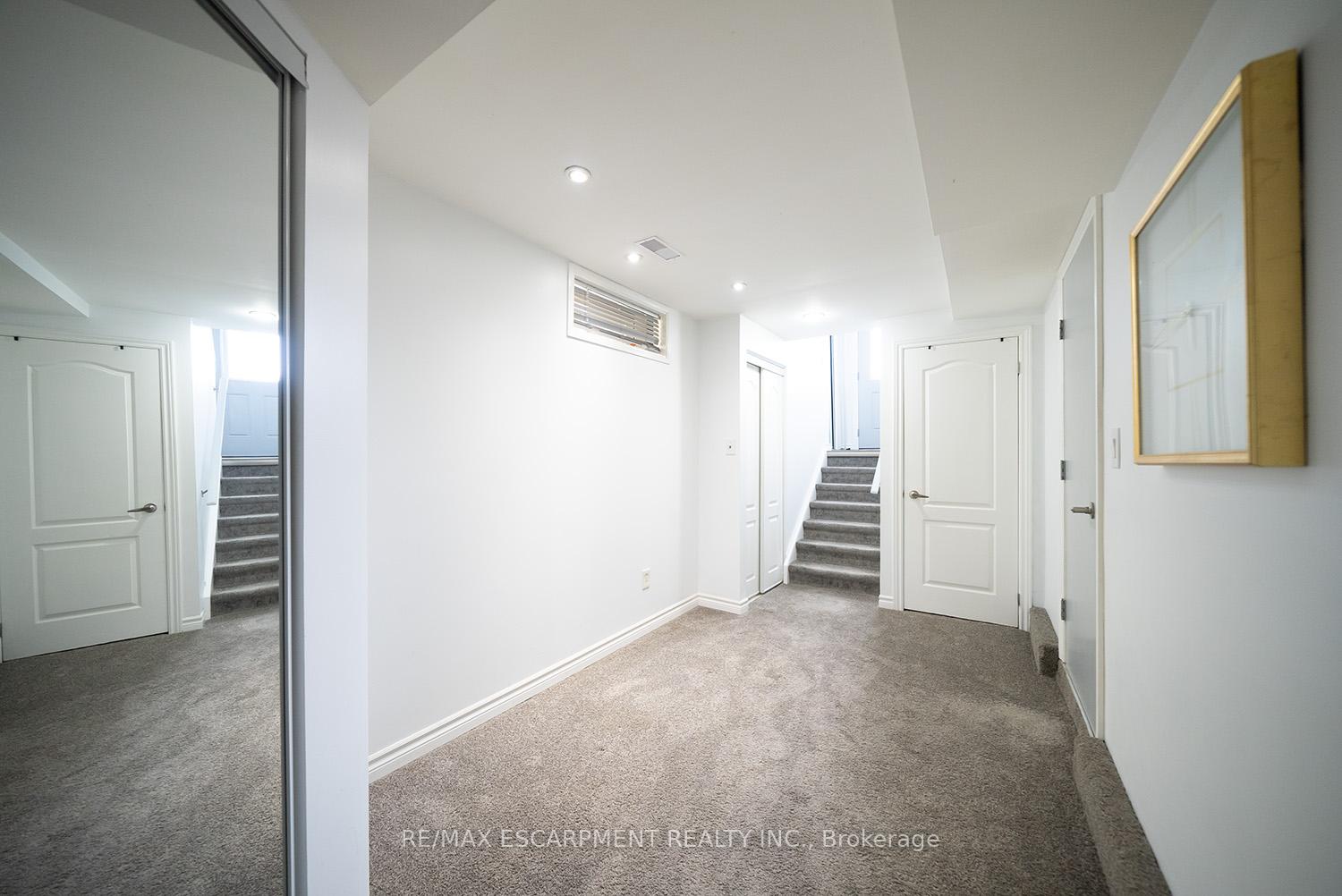 Photo 19 of 27 Mulholland Drive, Brant, Paris — HOMEH