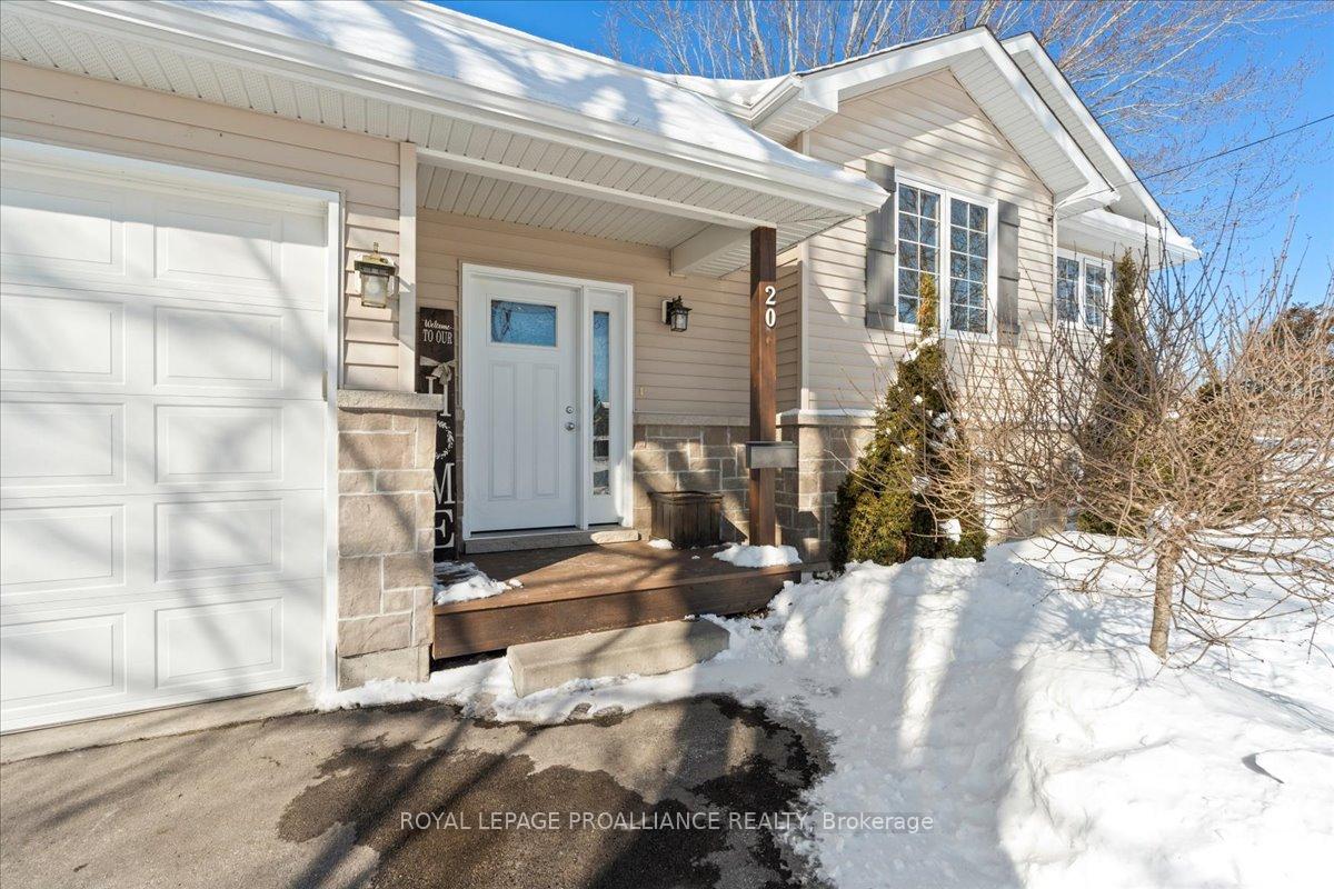 Photo 4 of 20 Bongard Crescent, Belleville, Belleville Ward — HOMEH