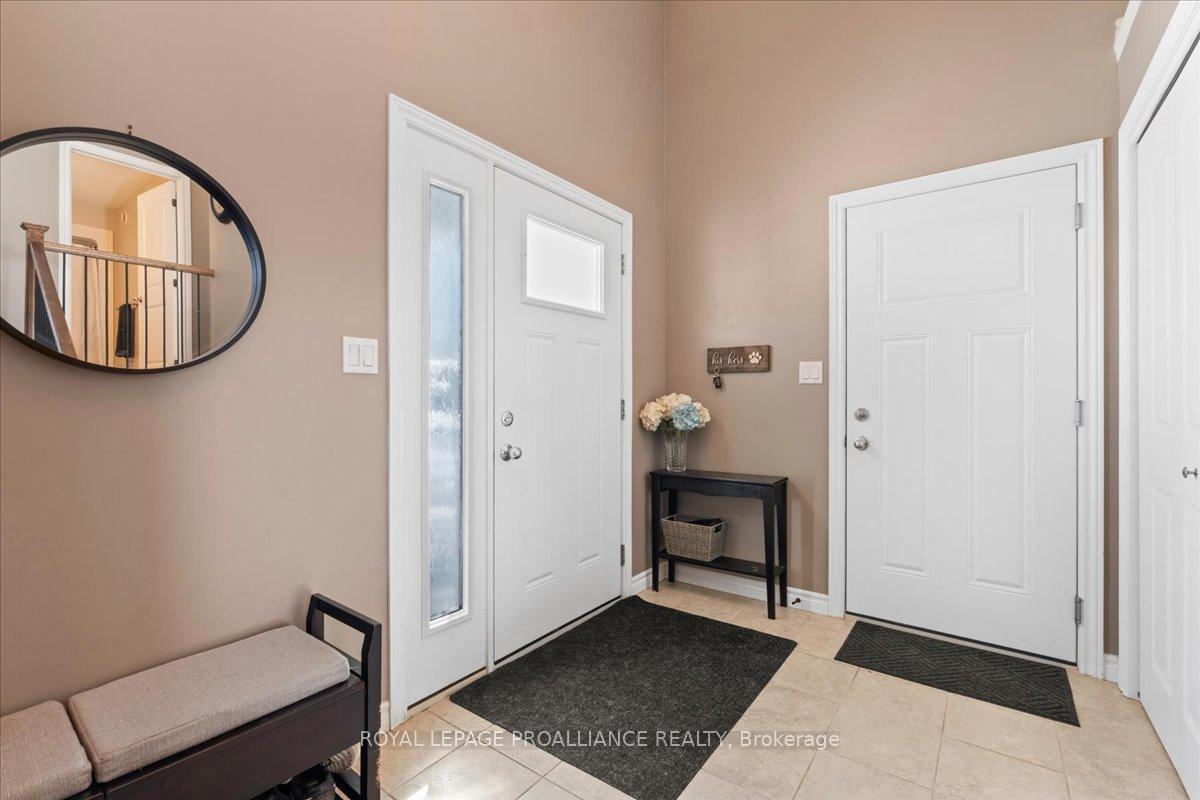 Photo 6 of 20 Bongard Crescent, Belleville, Belleville Ward — HOMEH