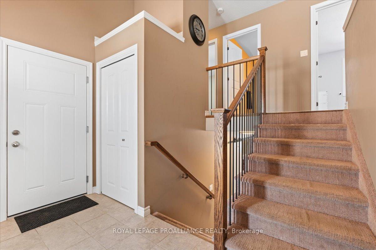 Photo 7 of 20 Bongard Crescent, Belleville, Belleville Ward — HOMEH