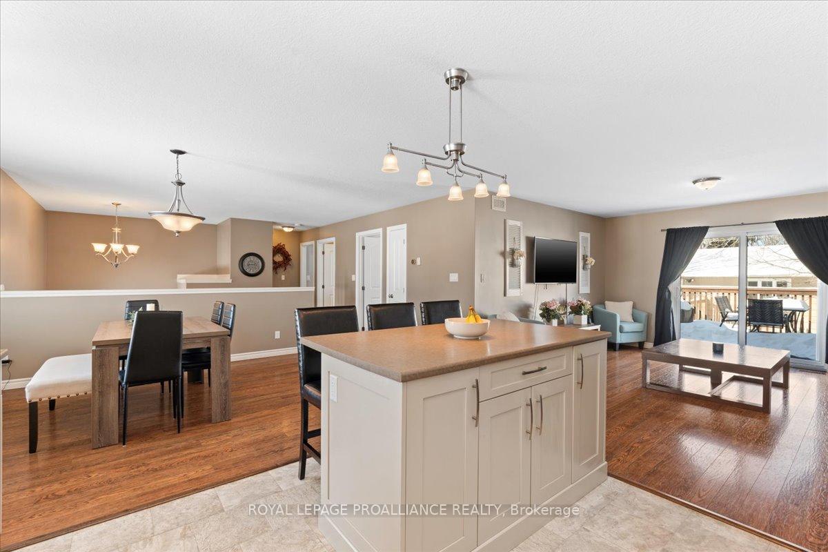 Photo 19 of 20 Bongard Crescent, Belleville, Belleville Ward — HOMEH