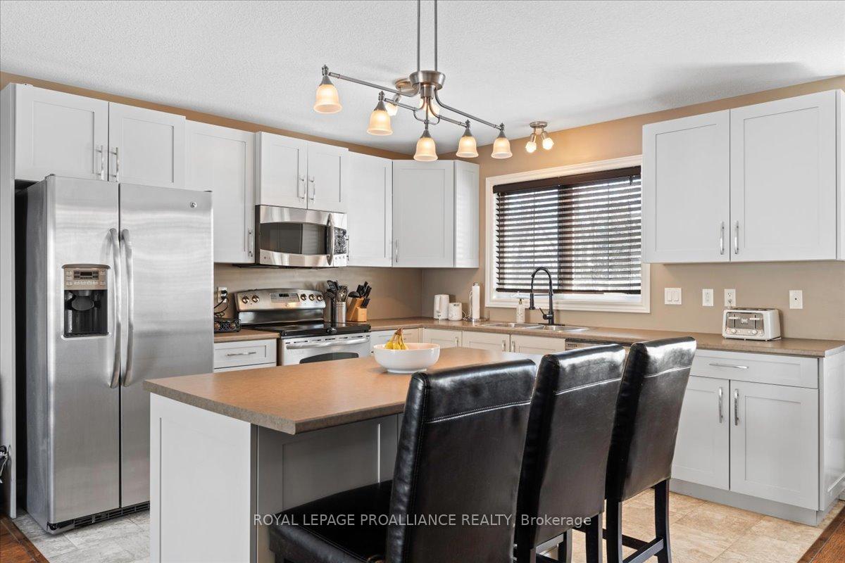 Photo 20 of 20 Bongard Crescent, Belleville, Belleville Ward — HOMEH