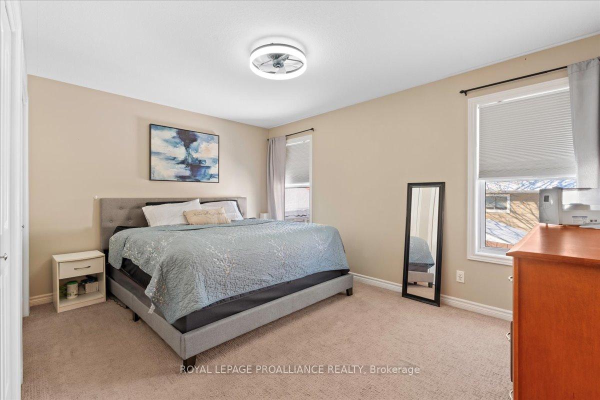 Photo 26 of 20 Bongard Crescent, Belleville, Belleville Ward — HOMEH
