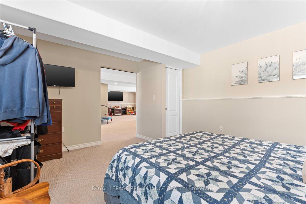 Photo 31 of 20 Bongard Crescent, Belleville, Belleville Ward — HOMEH