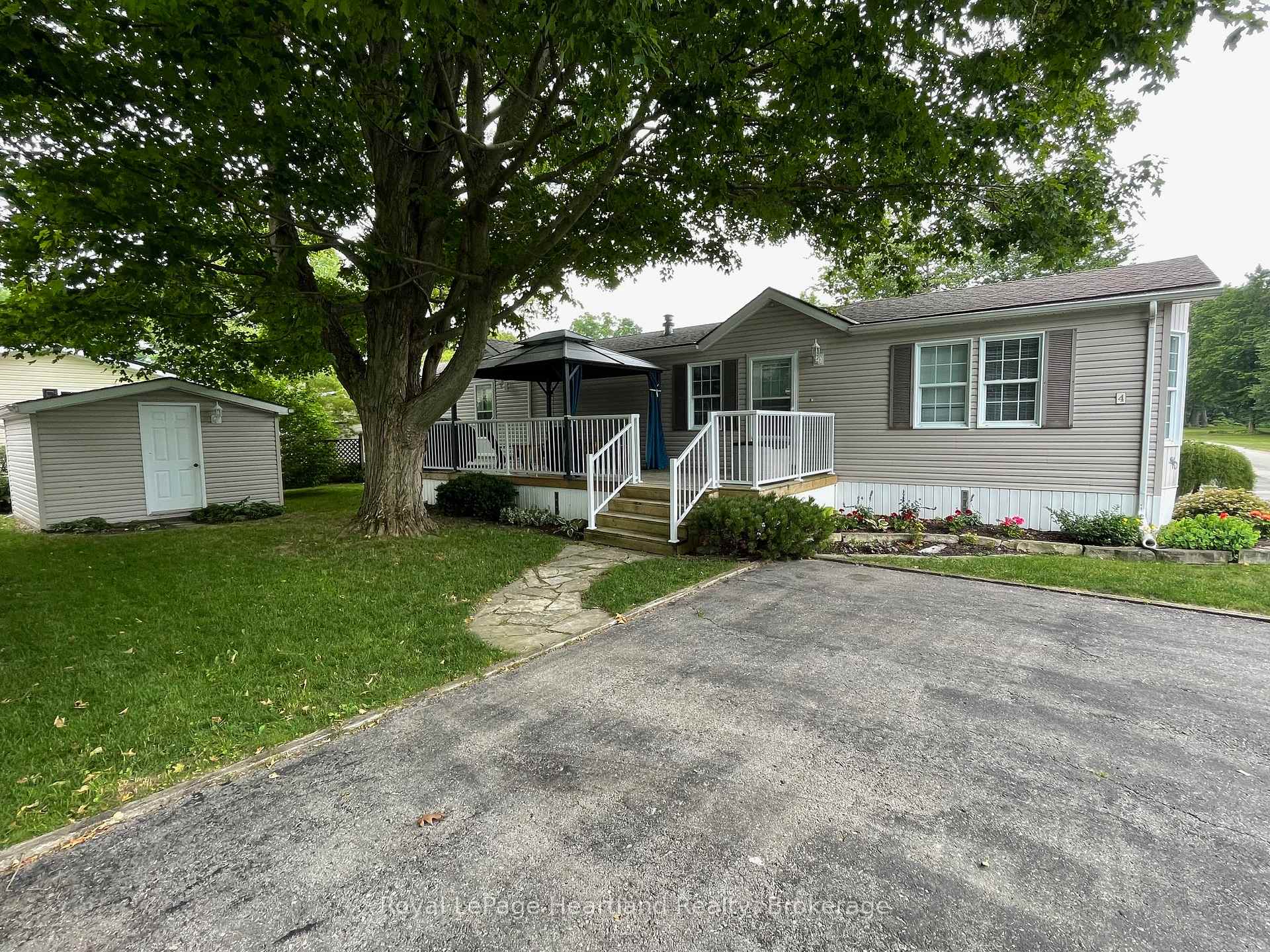 Front of 4 Iroquois Lane