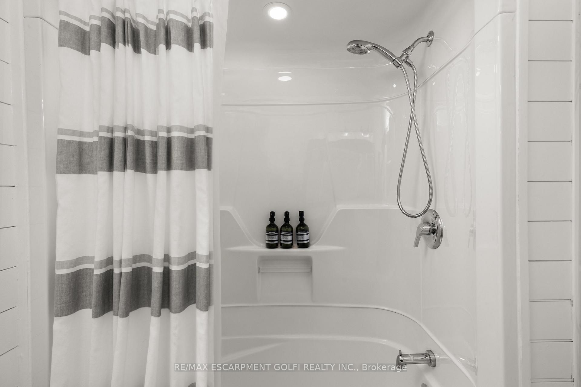 Photo 6 of Unit 3, 1166 North Shore Drive, Gravenhurst, Muskoka (S) — HOMEH