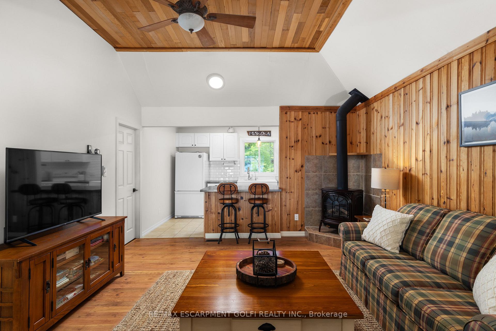 Photo 8 of Unit 3, 1166 North Shore Drive, Gravenhurst, Muskoka (S) — HOMEH