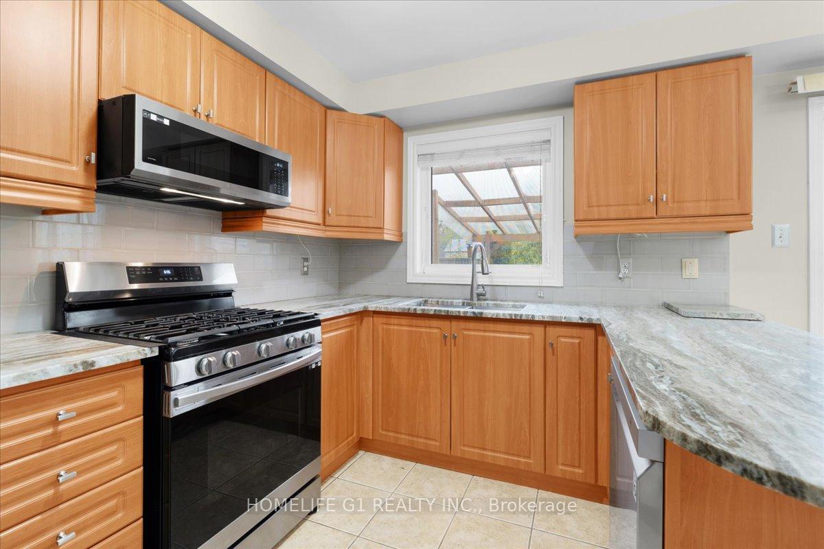 Photo 12 of 68 Native Landing, Brampton, Fletcher's Creek Village — HOMEH