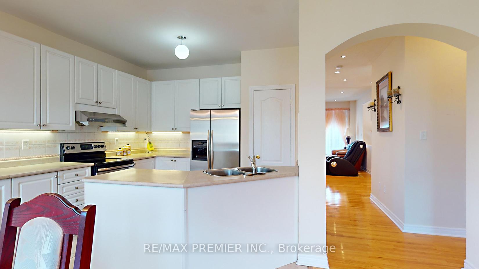 Photo 3 of 62 Sedgeway Heights, Vaughan, Vellore Village — HOMEH