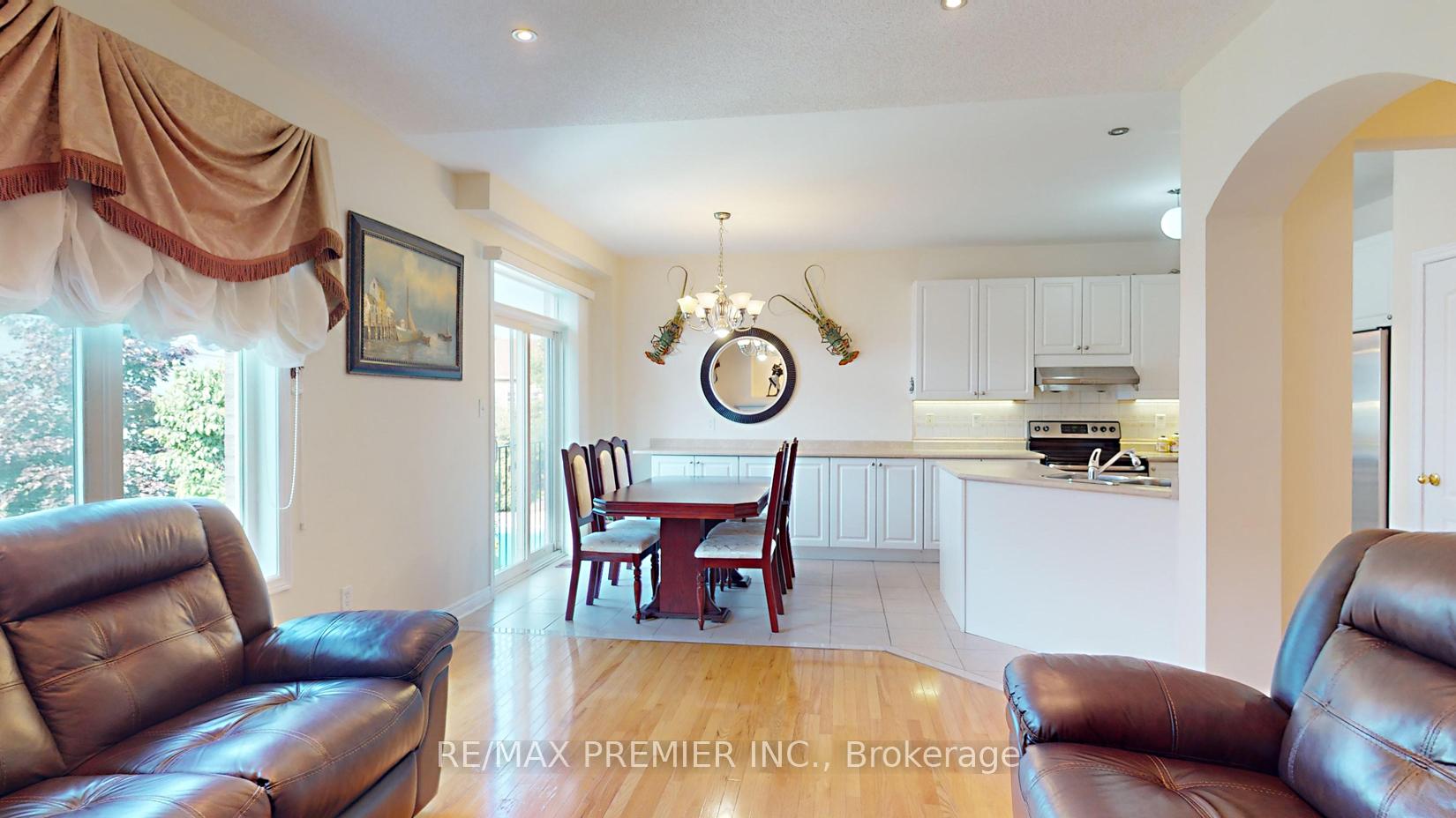 Photo 4 of 62 Sedgeway Heights, Vaughan, Vellore Village — HOMEH