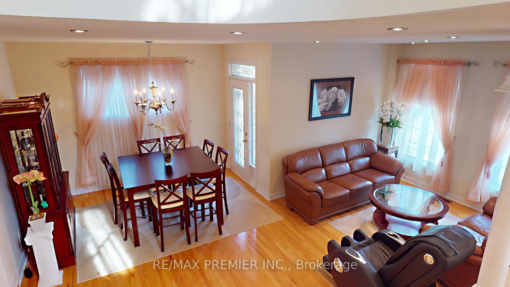 Photo 5 of 62 Sedgeway Heights, Vaughan, Vellore Village — HOMEH