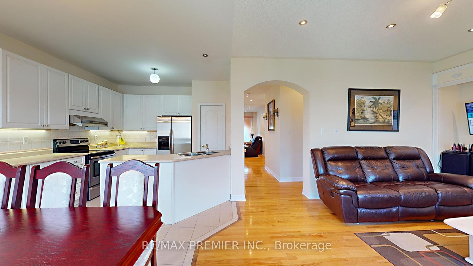 Photo 6 of 62 Sedgeway Heights, Vaughan, Vellore Village — HOMEH