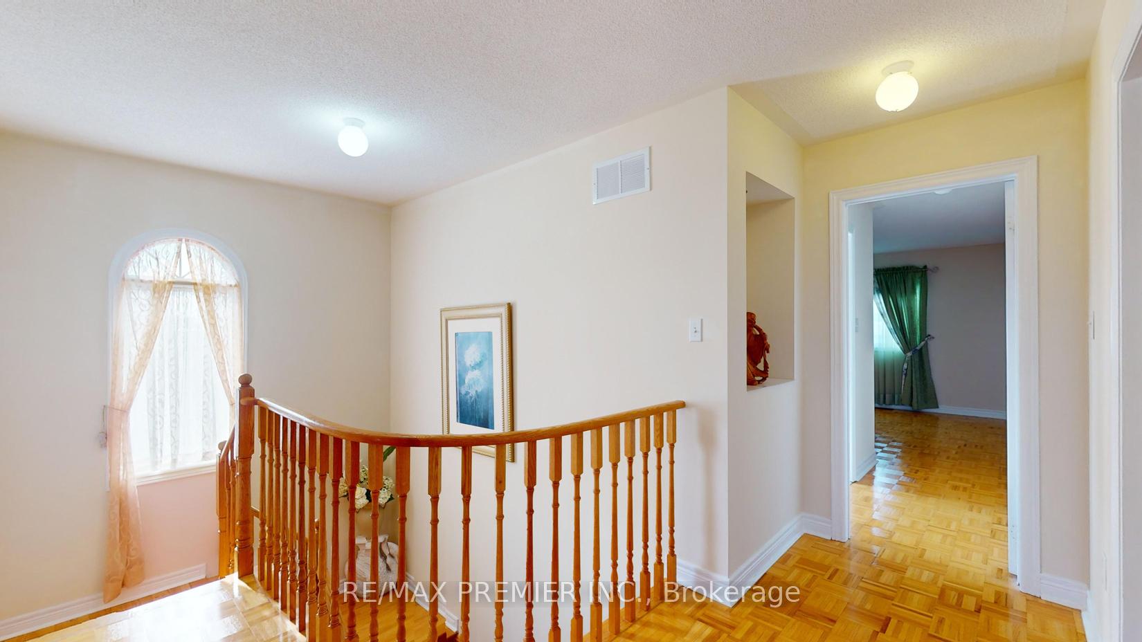 Photo 12 of 62 Sedgeway Heights, Vaughan, Vellore Village — HOMEH