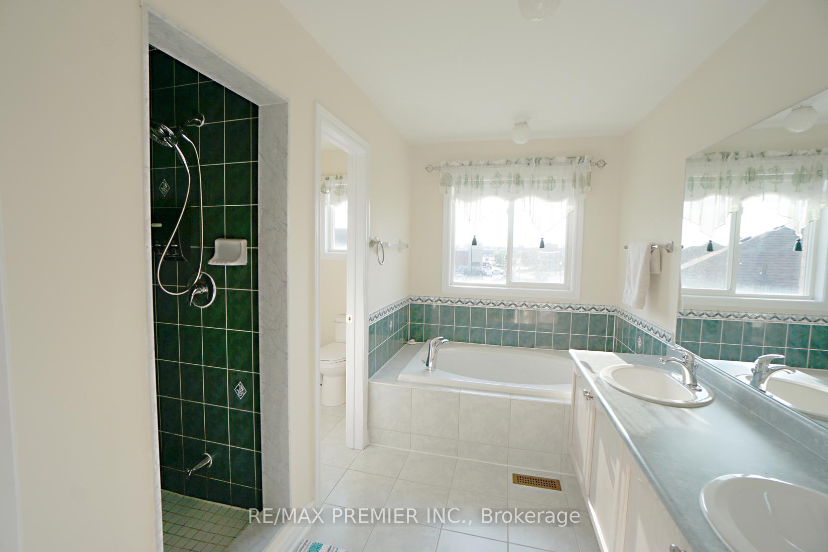 Photo 14 of 62 Sedgeway Heights, Vaughan, Vellore Village — HOMEH