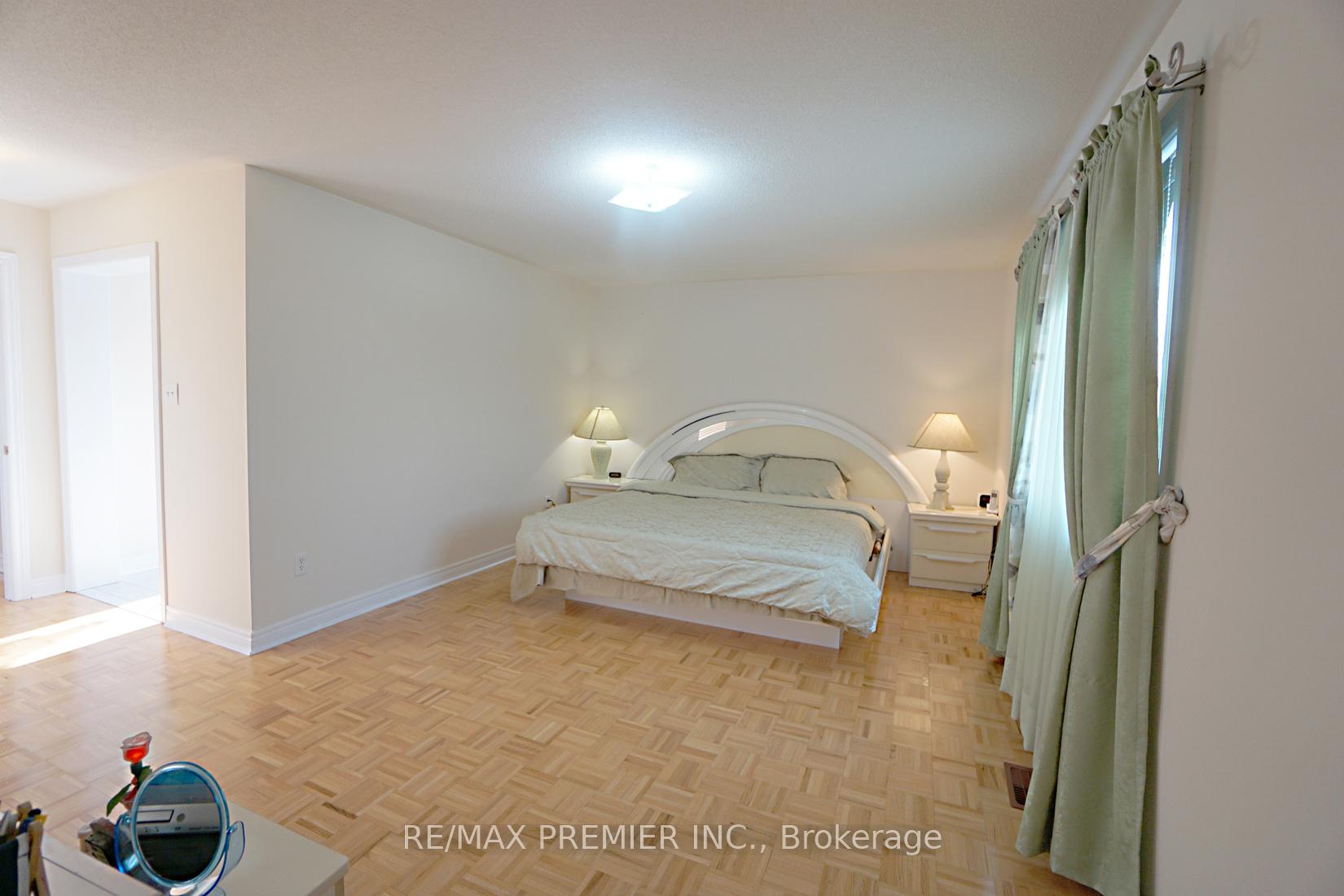 Photo 15 of 62 Sedgeway Heights, Vaughan, Vellore Village — HOMEH