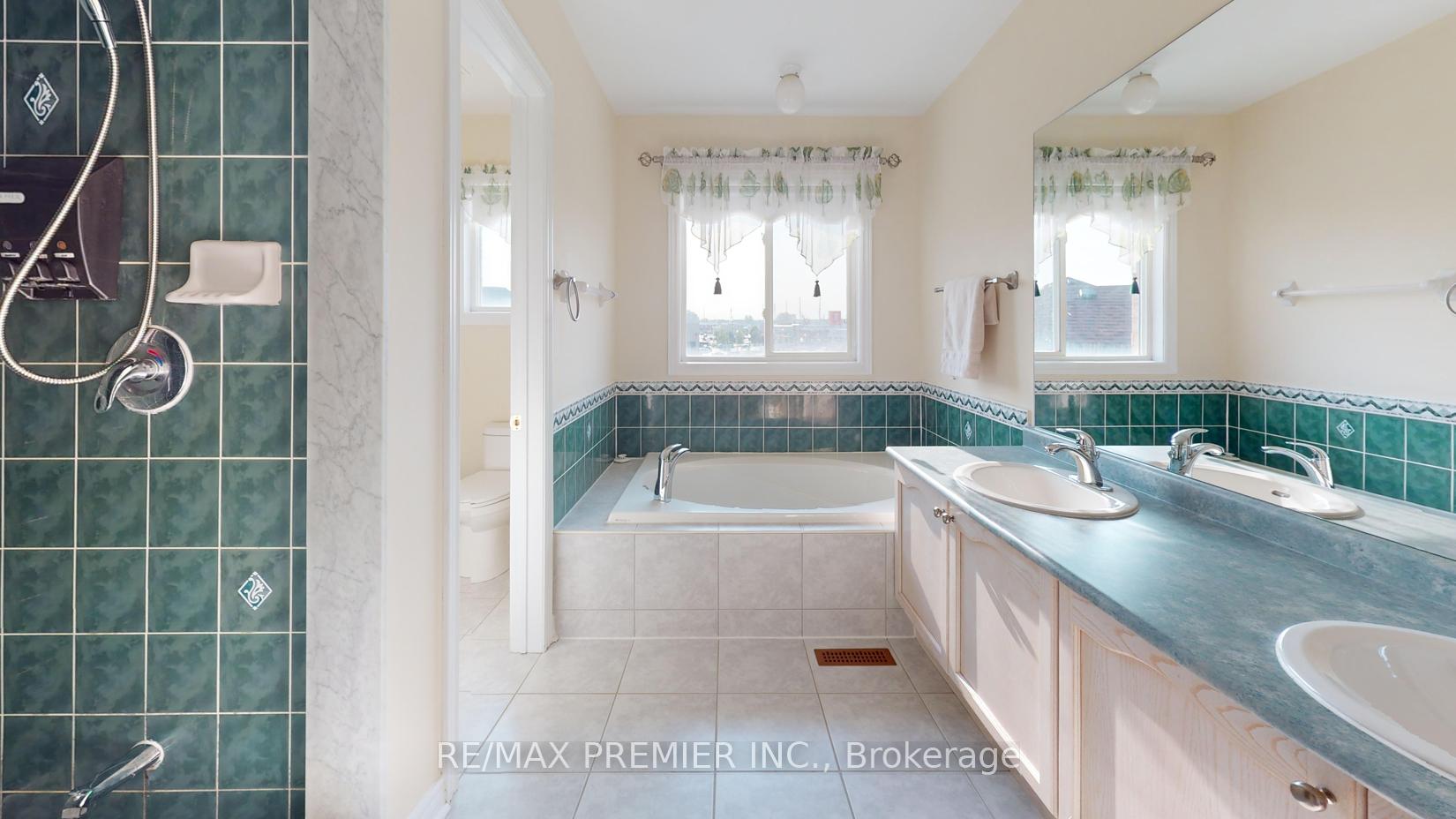 Photo 22 of 62 Sedgeway Heights, Vaughan, Vellore Village — HOMEH