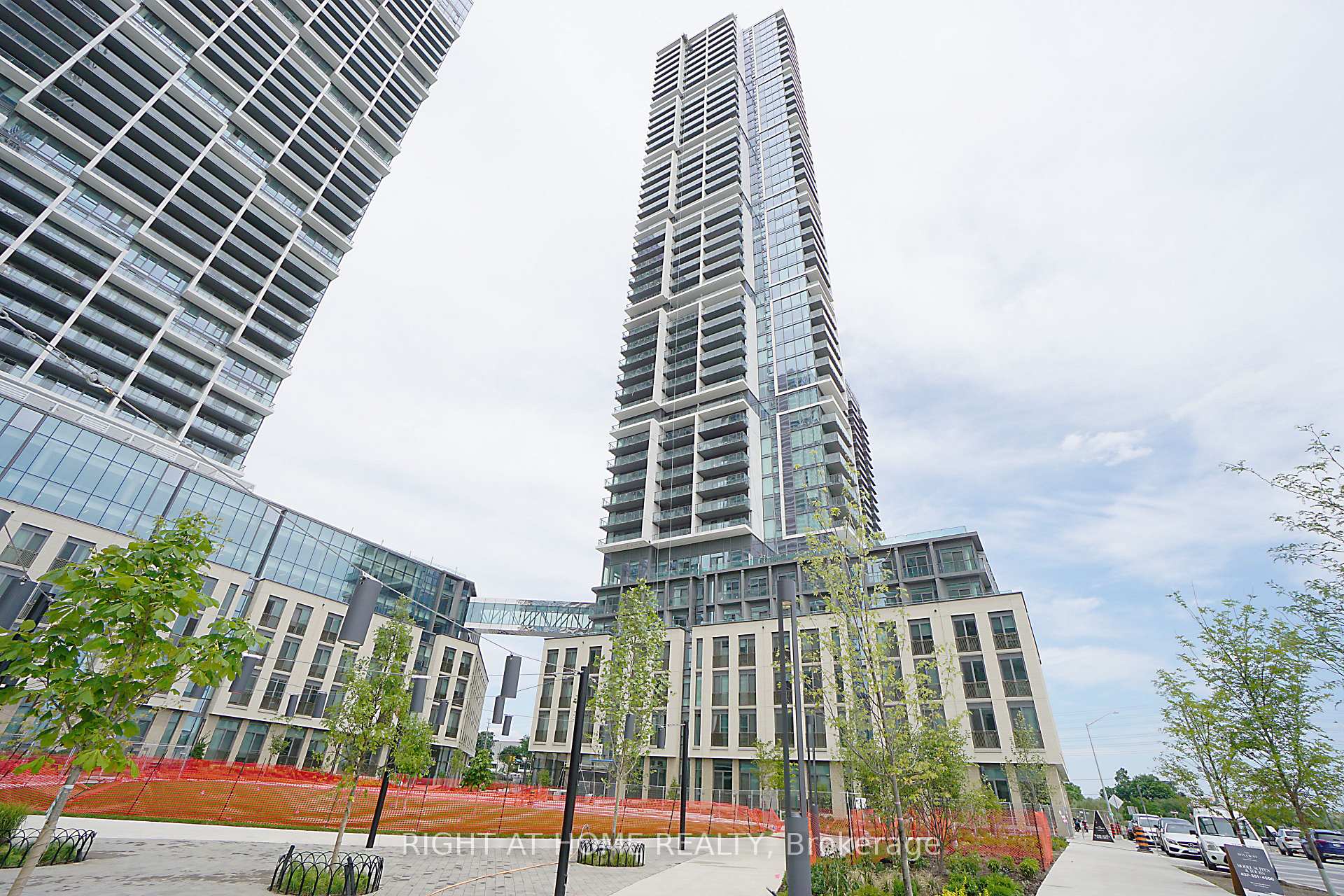 Photo 5 of Unit 3006, 7890 Jane Street, Vaughan, Vaughan Corporate Centre — HOMEH