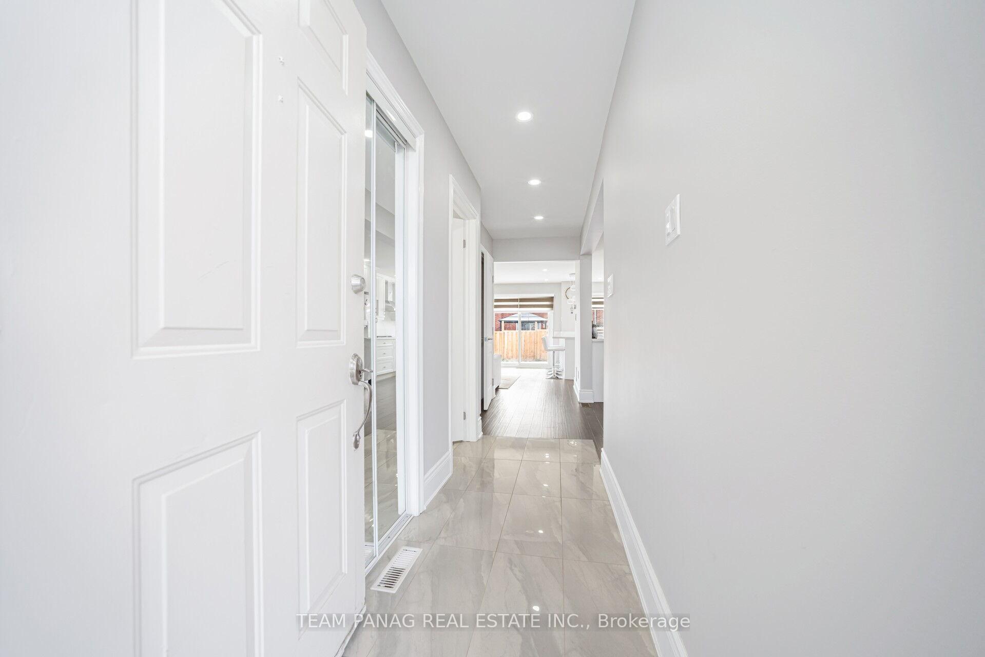 Photo 4 of 2 Trewartha Crescent, Brampton, Heart Lake West — HOMEH