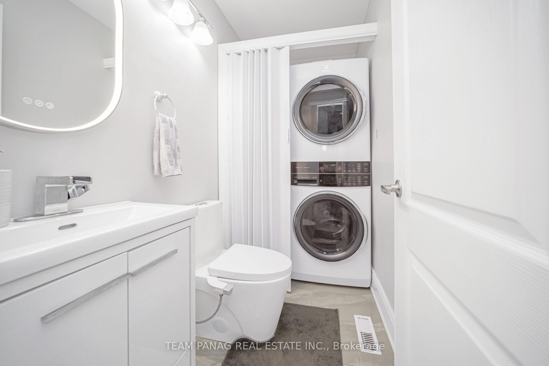Photo 5 of 2 Trewartha Crescent, Brampton, Heart Lake West — HOMEH