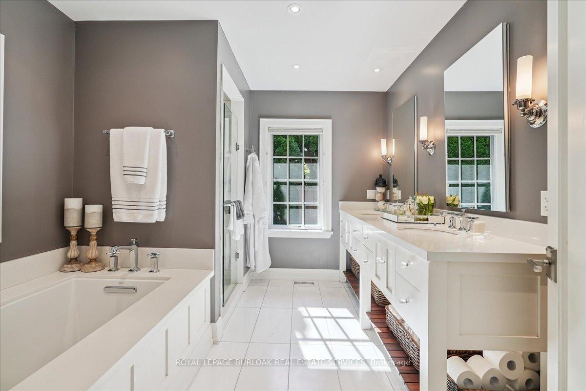 Photo 15 of 391 Rossmore Boulevard, Burlington, Roseland — HOMEH