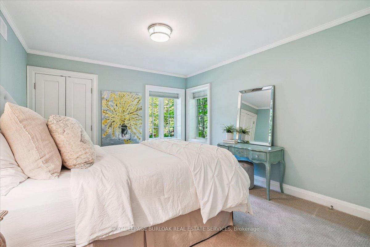 Photo 18 of 391 Rossmore Boulevard, Burlington, Roseland — HOMEH