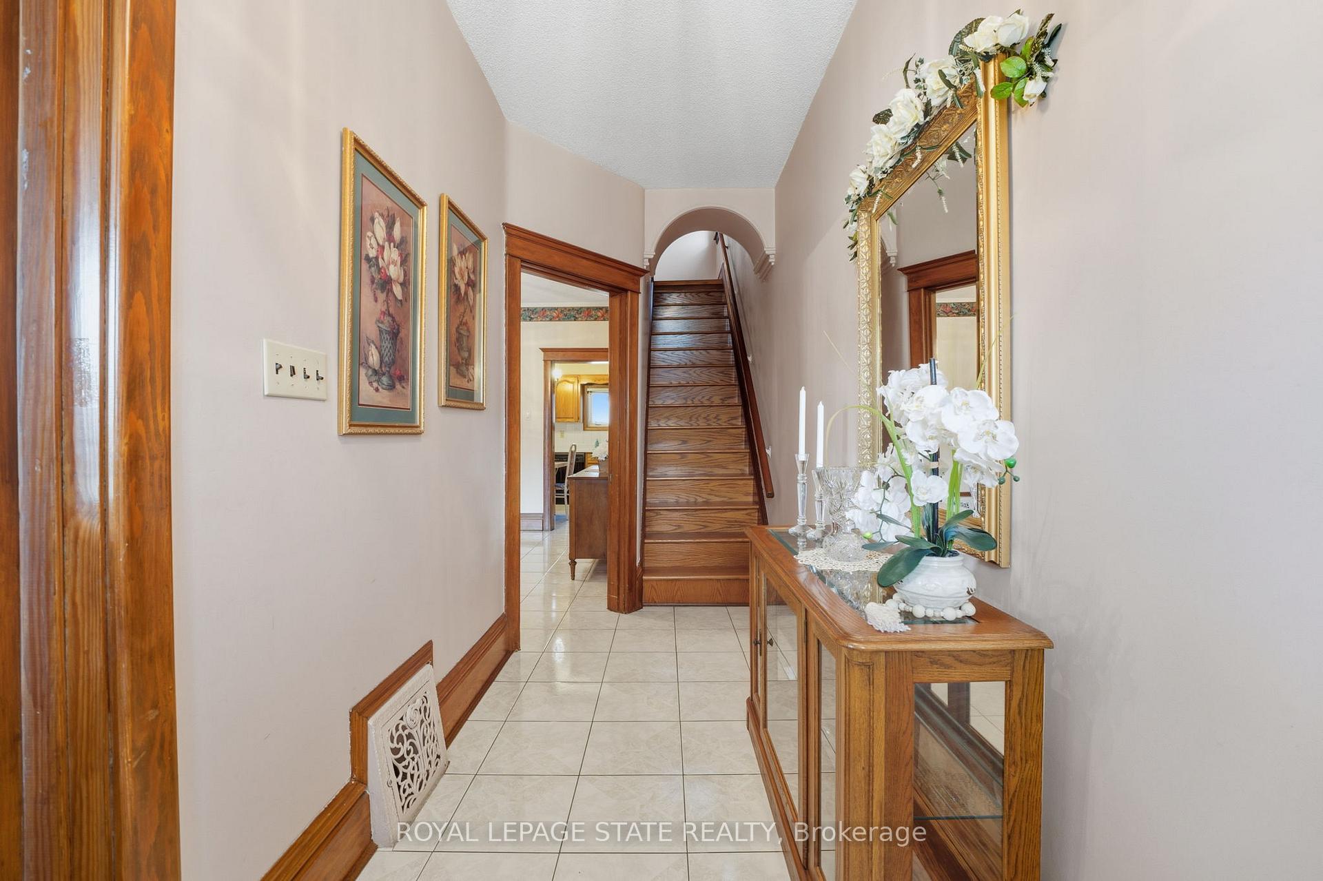 Photo 5 of 411 Catharine Street N, Hamilton, North End — HOMEH